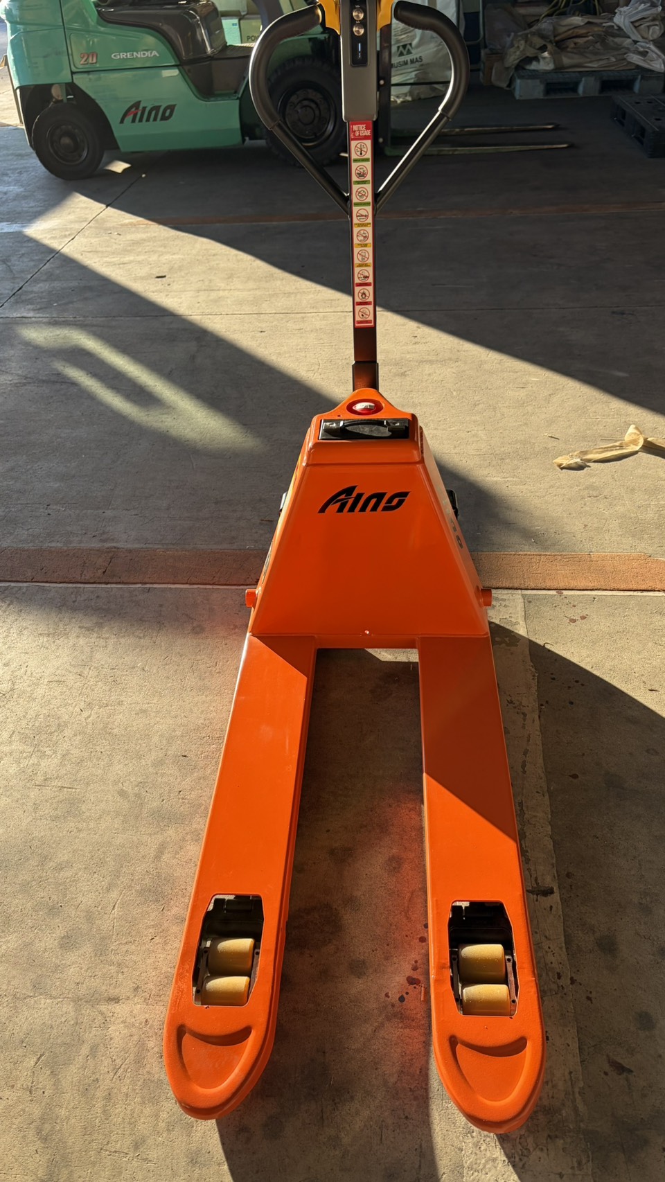 電動ハンドリフトの写真