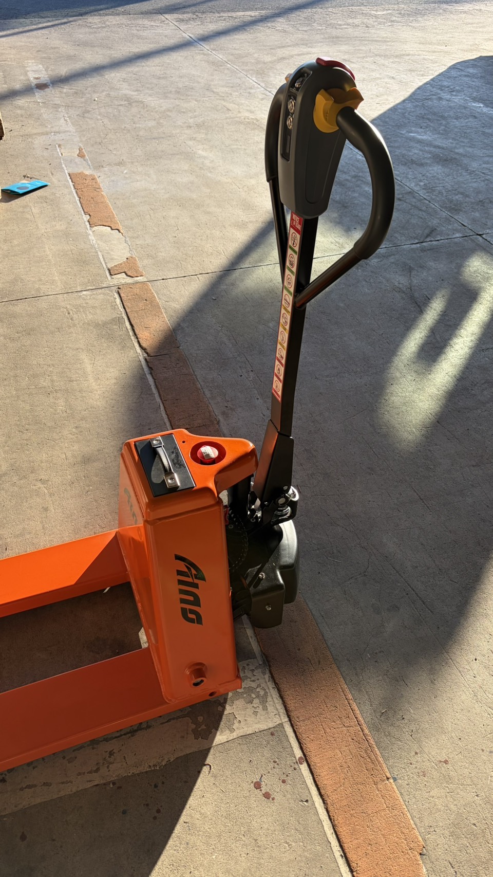 電動ハンドリフトの写真